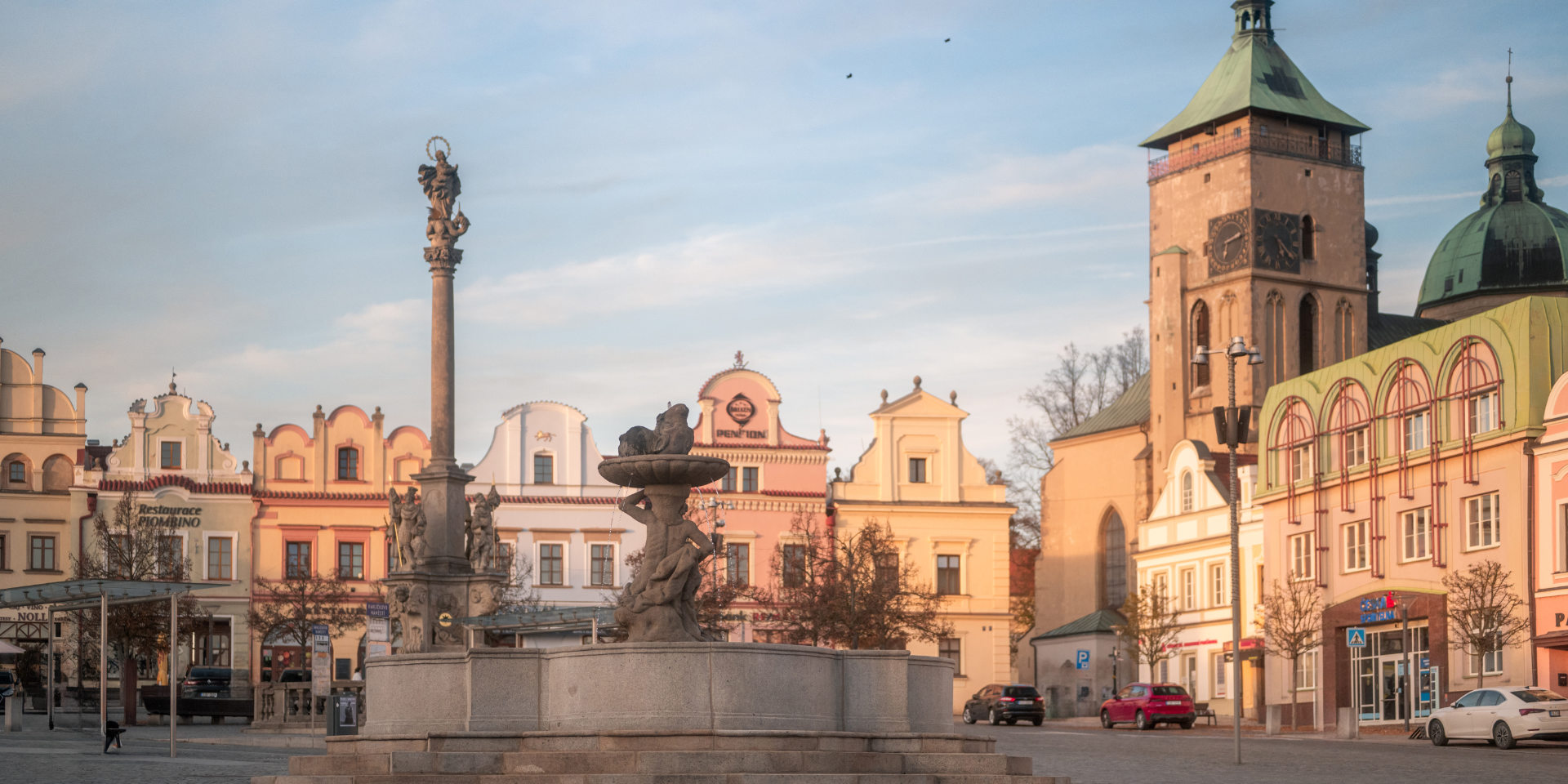 Havlíčkovo náměstí a měšťanské domy